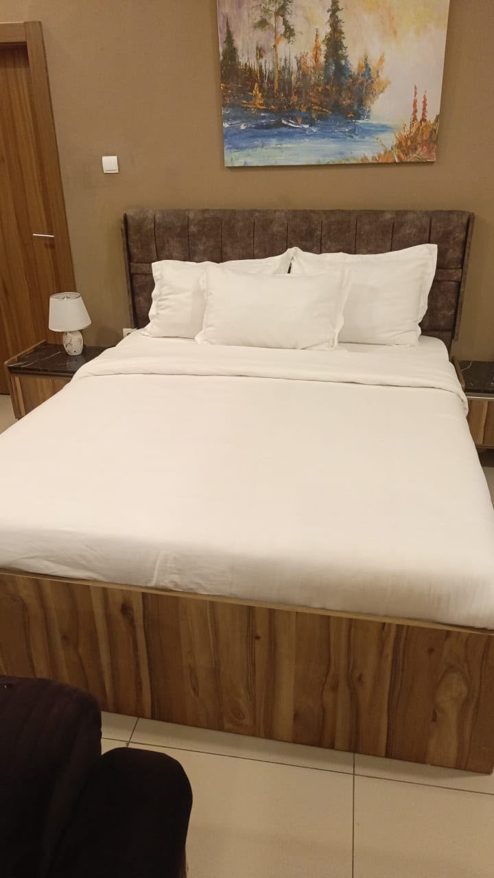 Vue verticale d’une chambre ELFA Suites